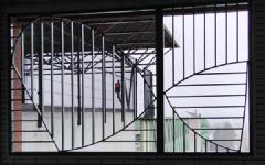 Grille de bout de quai